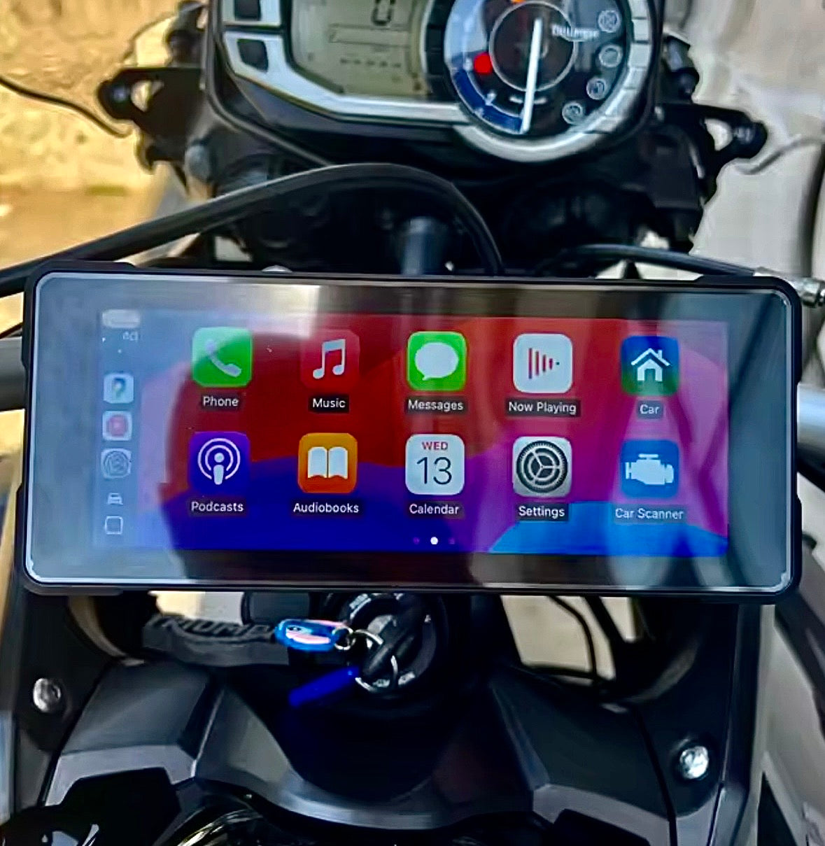 MOTOPLAY  7.2" - CARPLAY SANS FIL - GRAND ÉCRAN