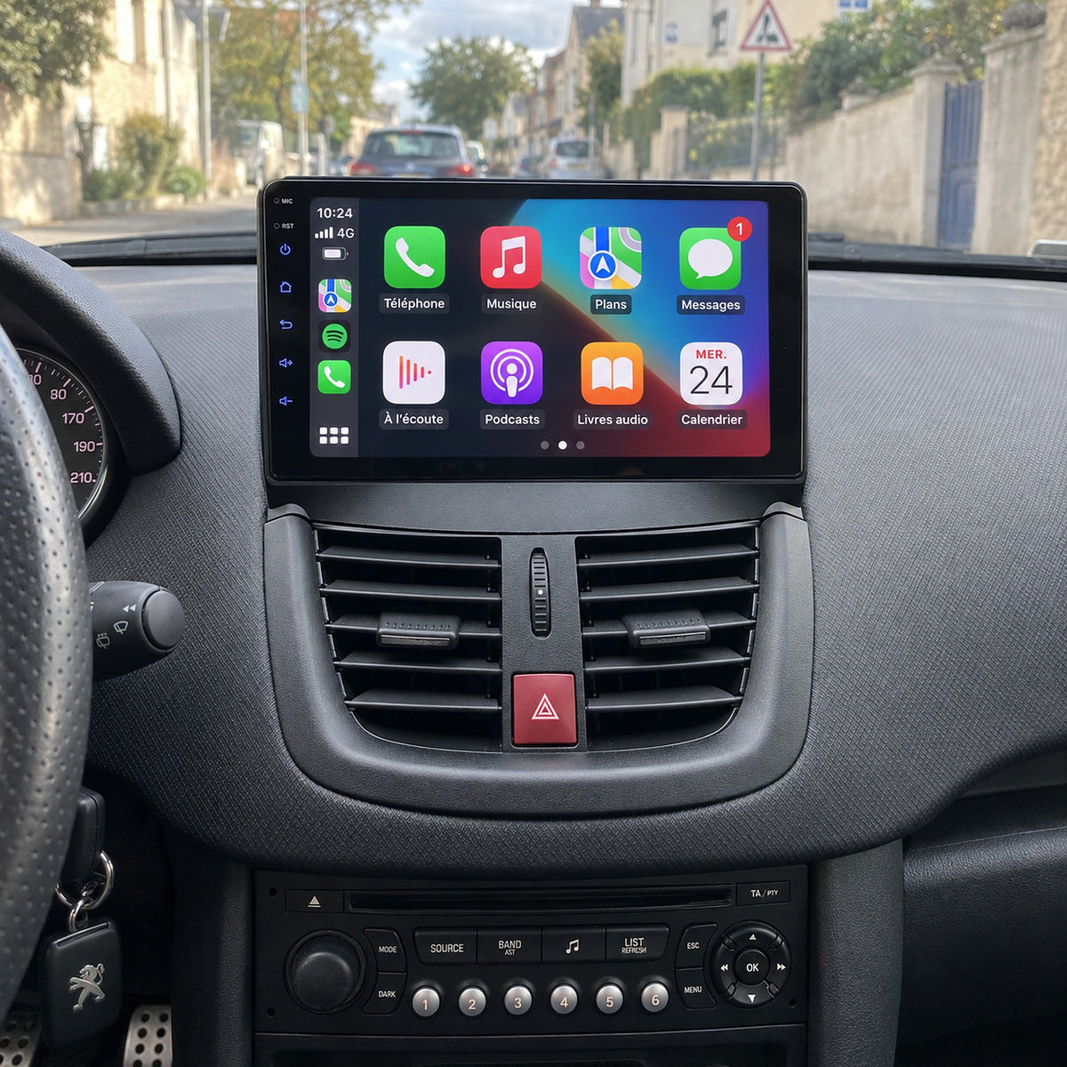 Autoradio CarPlay Peugeot 207 : écran tactile 9 pouces installé en haut du bloc central